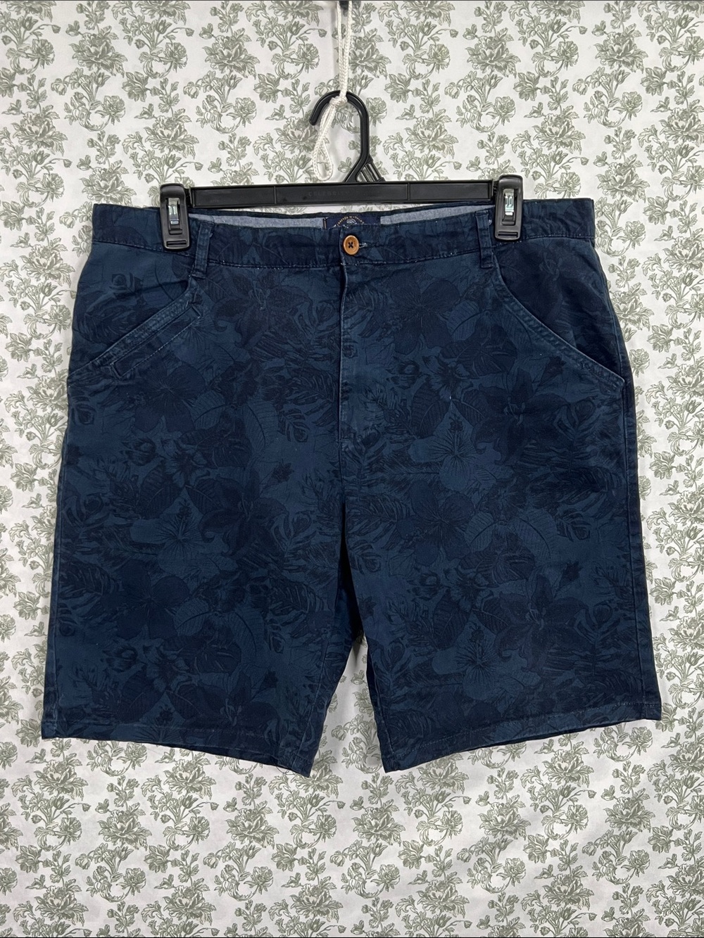 Across The pond, Men's Dark Navy Tropical Flat Front Shorts Size (38)